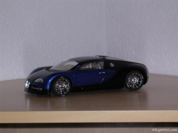 Bugatti EB 16.4 Veyron Production Car Black Blue Metallic AUTOart 1/18