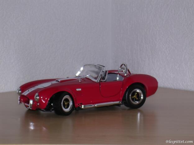Shelby Cobra 427 S/C 1964 Red YatMing 1/18
