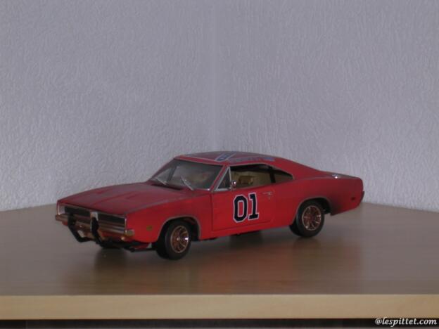 Dukes of Hazzard 69 Charger General Lee Dirty 1:18 Ertl
